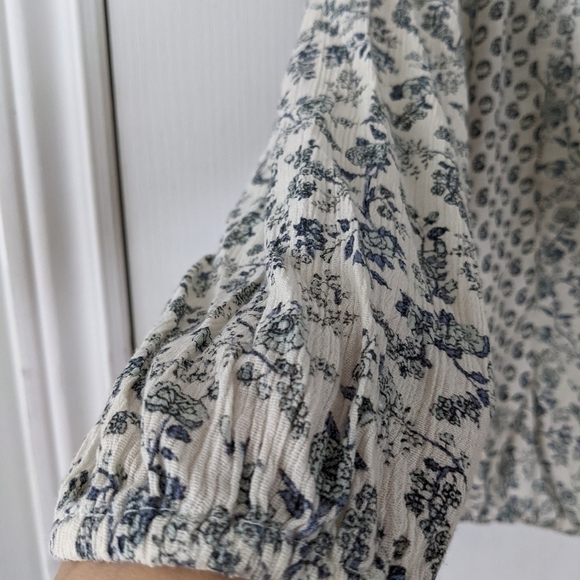 AMERICAN Eagle boho embroidered v neck 100% viscose blue white blouse Large T2 - Picture 9 of 11